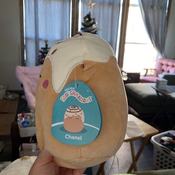 Squishmallow Chanel 8” - Picture 2 of 3